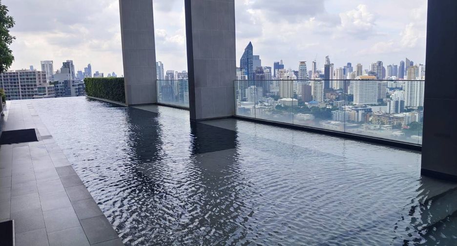 For rent 1 bed condo in Khlong Toei, Bangkok