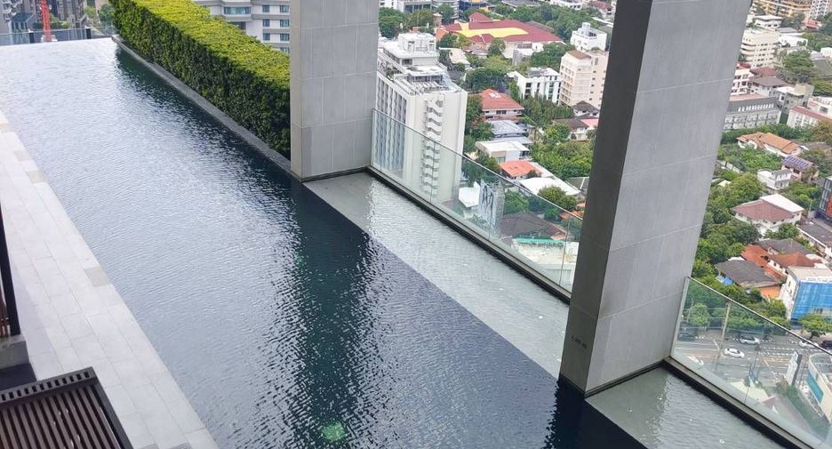 For rent 1 bed condo in Khlong Toei, Bangkok
