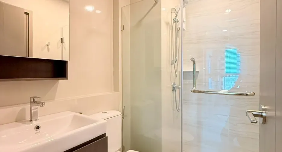 For rent 1 bed condo in Phra Khanong, Bangkok