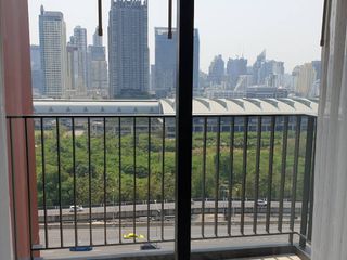 Condo en alquiler de 1 habitaciones en Huai Khwang, Bangkok