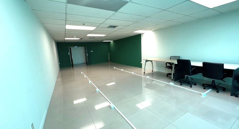 For rent office in Huai Khwang, Bangkok