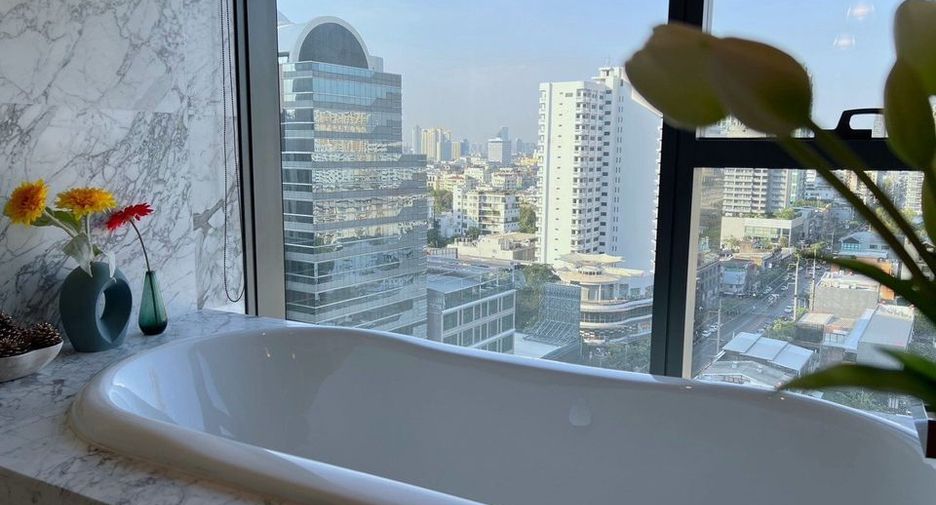 For rent 2 ベッドルーム condo in Watthana, Bangkok