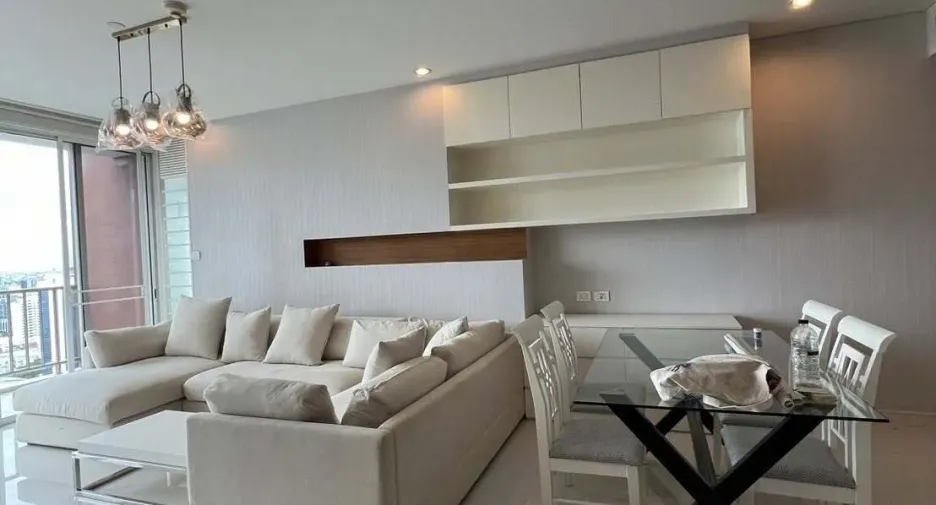 For rent 2 bedrooms condo in Khlong Toei, Bangkok