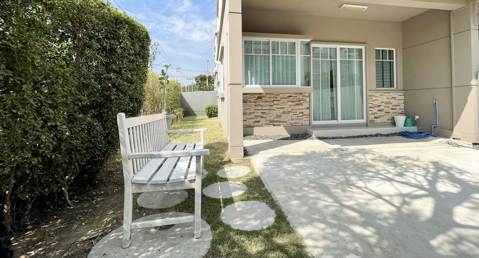 For rent 2 bedrooms townhouse in Bang Phli, Samut Prakan