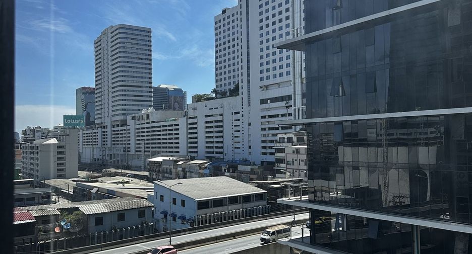 Wohnung zur Miete mit 1 Zimmer in Huai Khwang, Bangkok