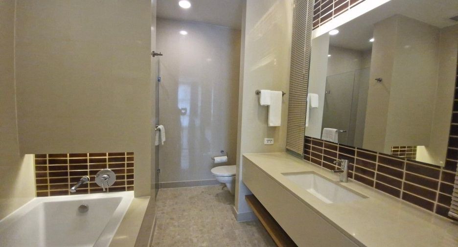 For rent 3 bedrooms apartment in Bang Kho Laem, Bangkok