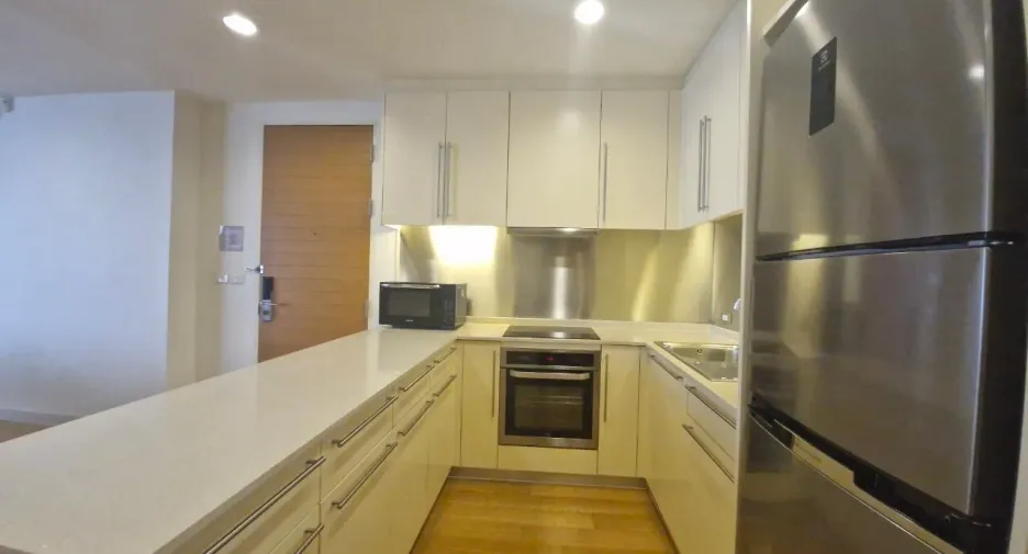 For rent 3 bedrooms apartment in Bang Kho Laem, Bangkok