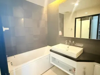 For rent 1 bed condo in Huai Khwang, Bangkok
