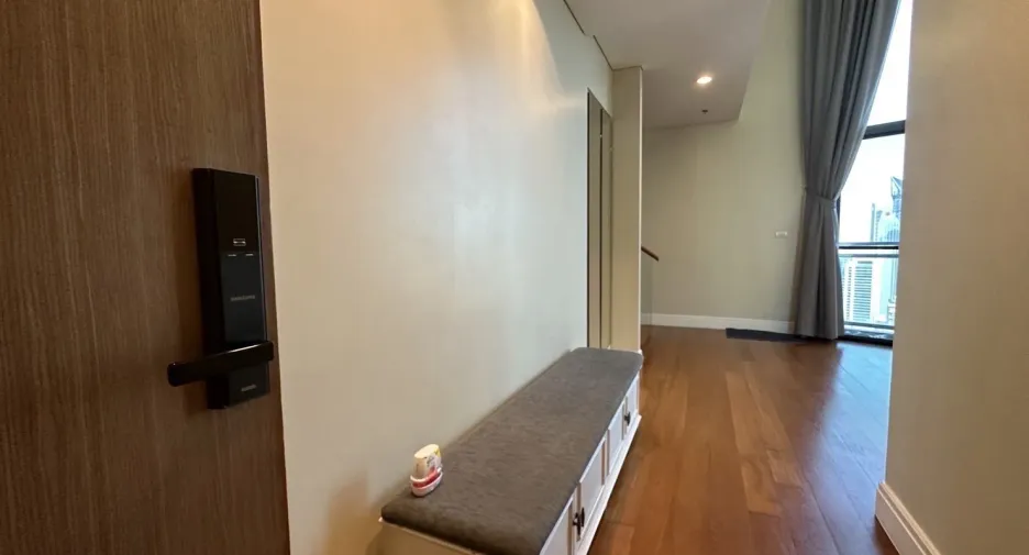 For rent 3 bedrooms condo in Khlong Toei, Bangkok