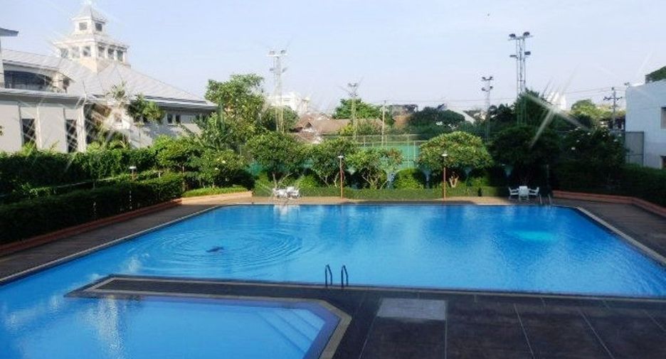 Condo en alquiler de 3 habitaciones en Watthana, Bangkok