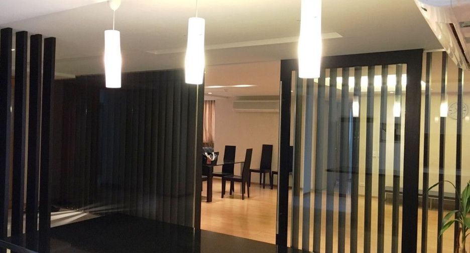 Condo en alquiler de 3 habitaciones en Watthana, Bangkok