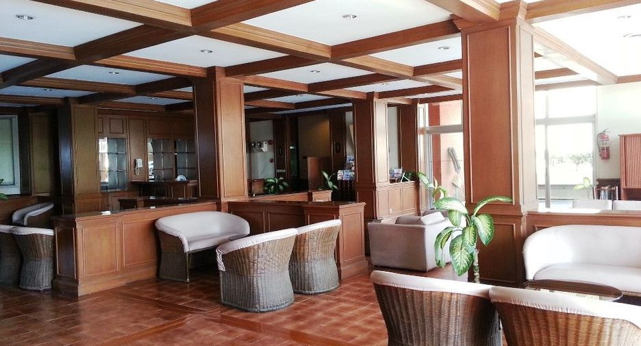 Condo en alquiler de 3 habitaciones en Watthana, Bangkok