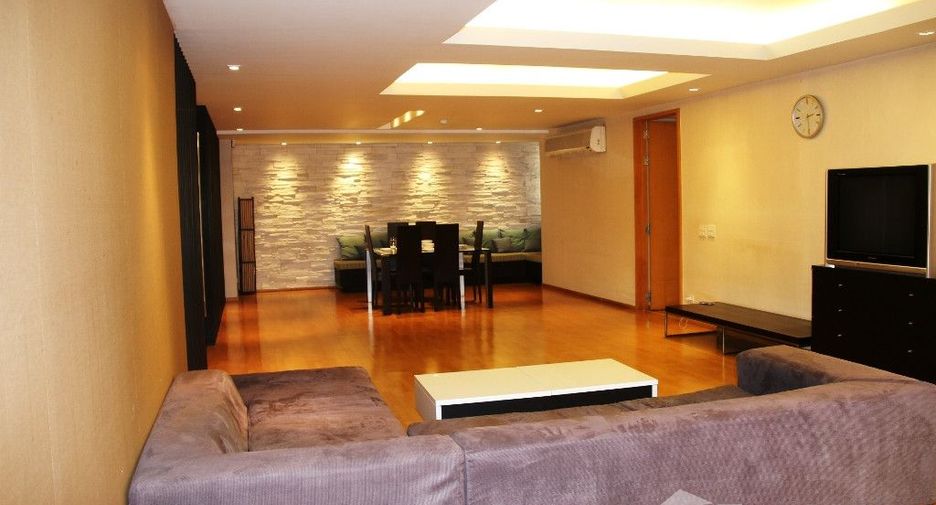 Condo en alquiler de 3 habitaciones en Watthana, Bangkok