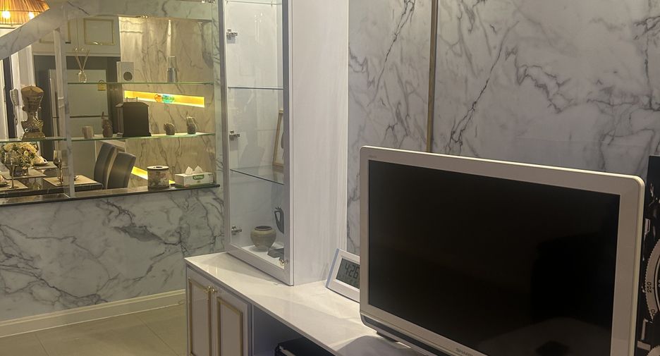 For rent 1 bed condo in Sathon, Bangkok
