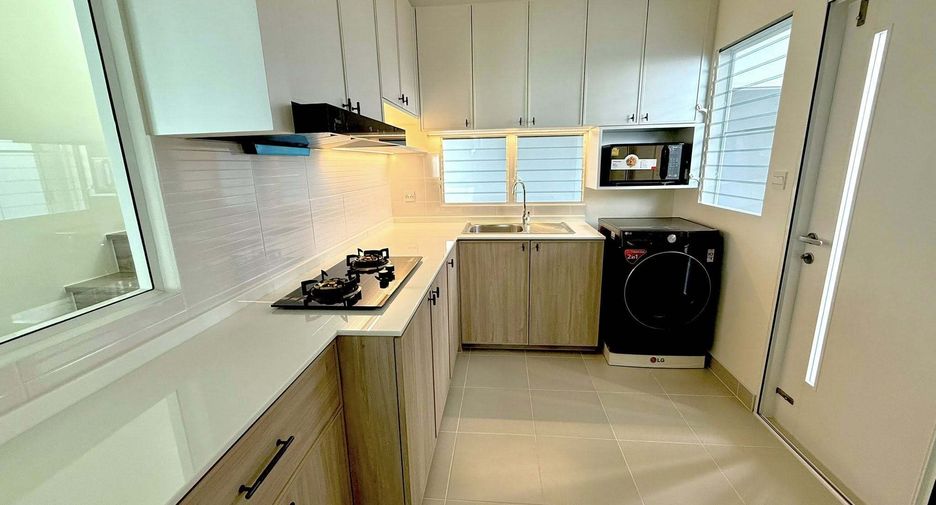 For rent 4 bedrooms house in Bang Phli, Samut Prakan