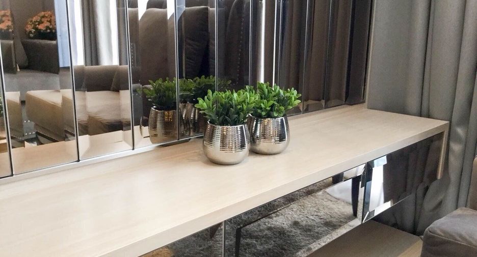 For rent 2 bedrooms condo in Khlong Toei, Bangkok