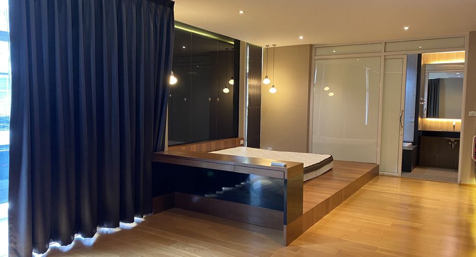 For rent 3 bedrooms townhouse in Prawet, Bangkok