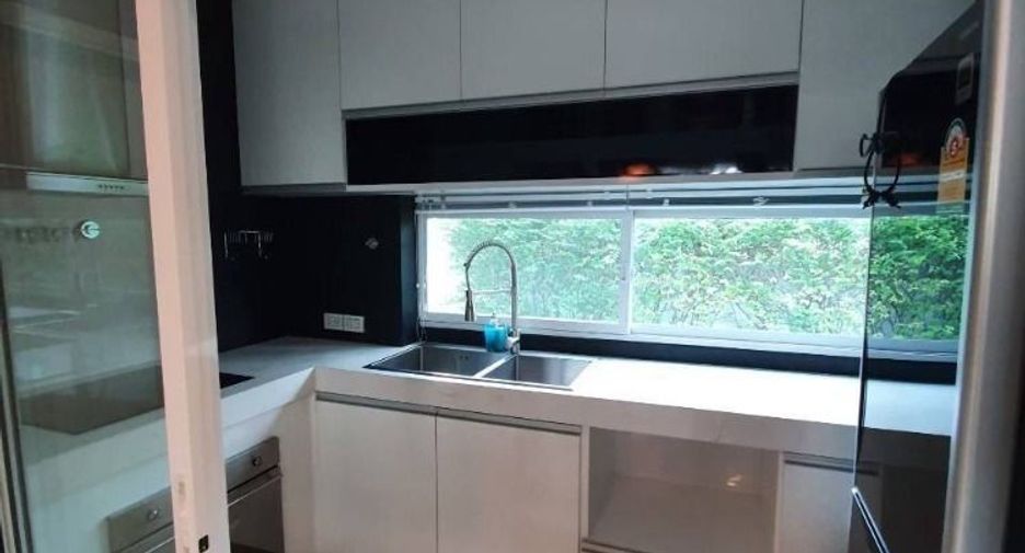 For rent 3 bedrooms townhouse in Prawet, Bangkok