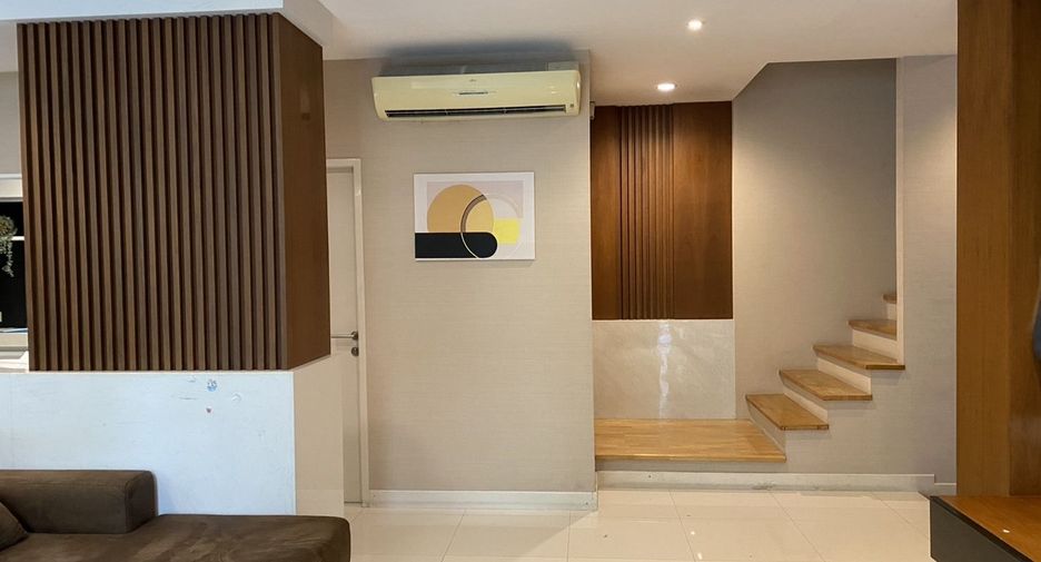 For rent 3 bedrooms townhouse in Prawet, Bangkok