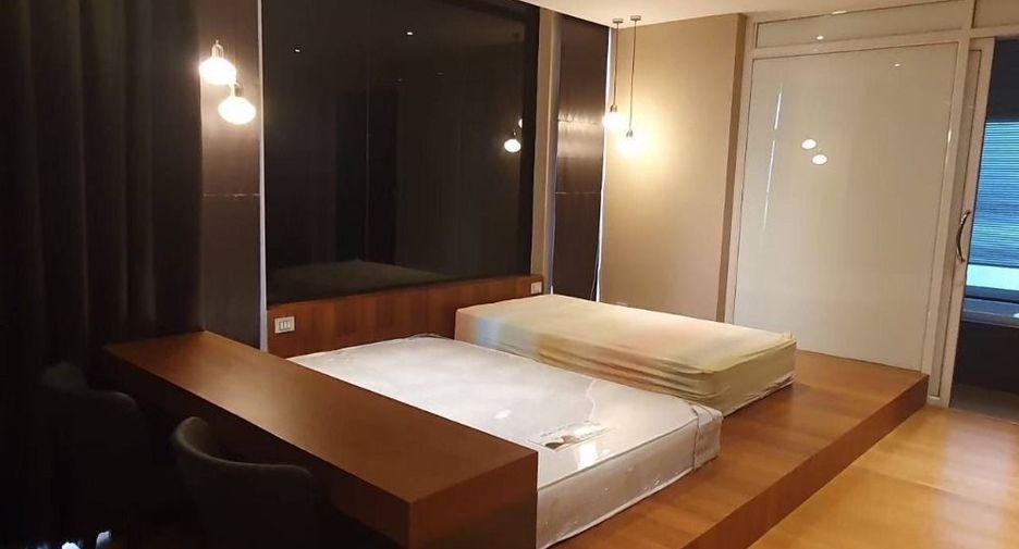 For rent 3 bedrooms townhouse in Prawet, Bangkok