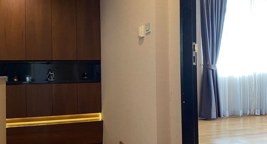 For rent 3 bedrooms townhouse in Prawet, Bangkok