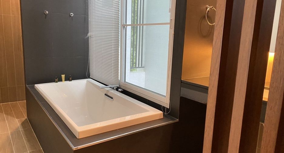 For rent 3 bedrooms townhouse in Prawet, Bangkok