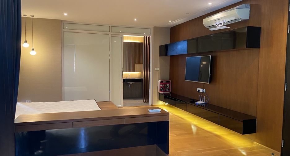 For rent 3 bedrooms townhouse in Prawet, Bangkok