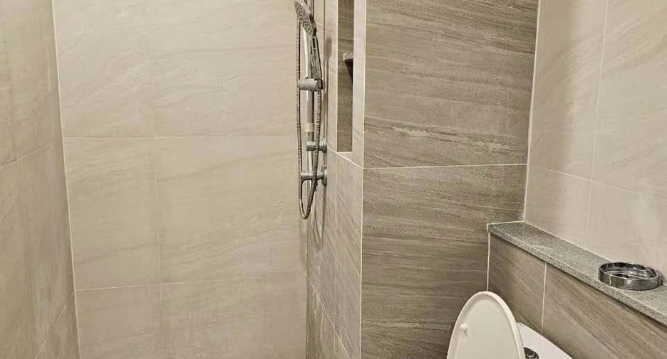 For rent 1 bed condo in Huai Khwang, Bangkok