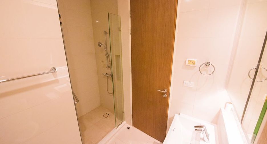 Wohnung zur Miete mit 2 Zimmer in Khlong Toei, Bangkok