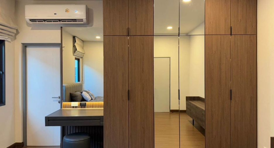 À louer 4 chambres maison à Bang Phli, Samut Prakan