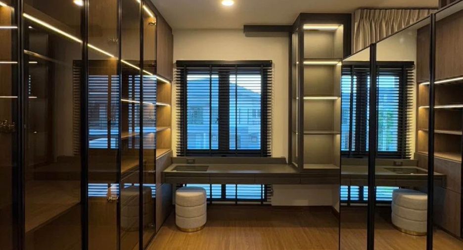 À louer 4 chambres maison à Bang Phli, Samut Prakan