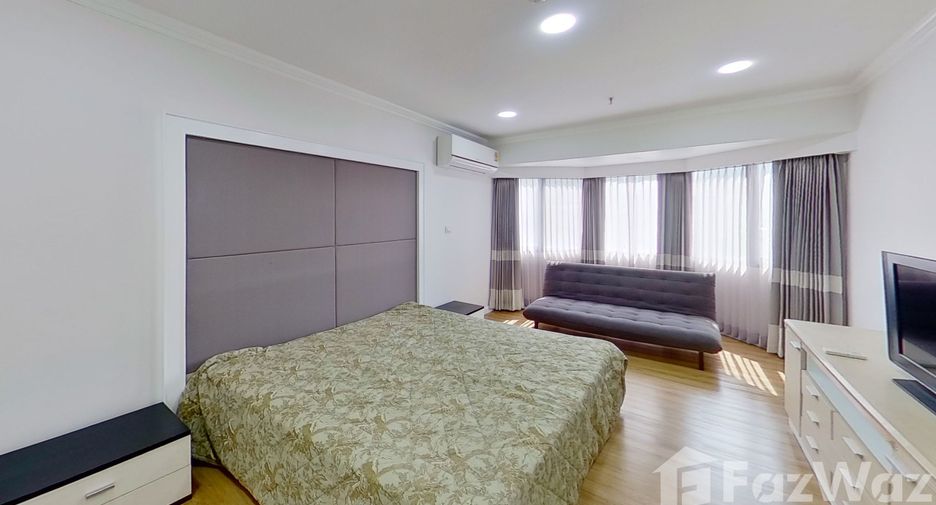 For rent 2 bedrooms condo in Khlong Toei, Bangkok