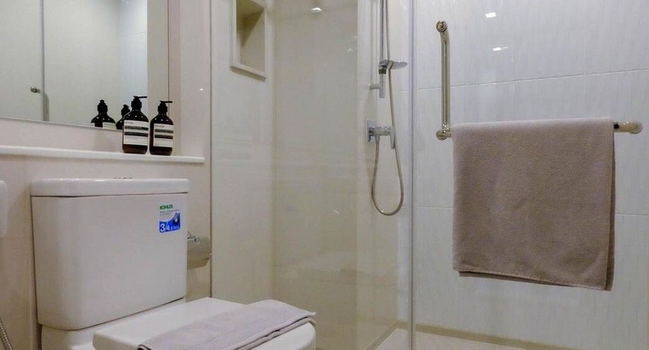 For rent 1 bed condo in Huai Khwang, Bangkok