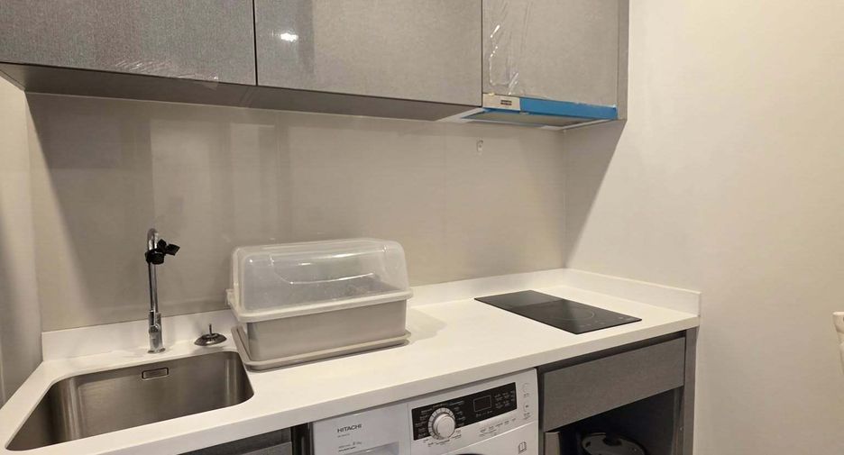 For rent 2 bedrooms condo in Huai Khwang, Bangkok