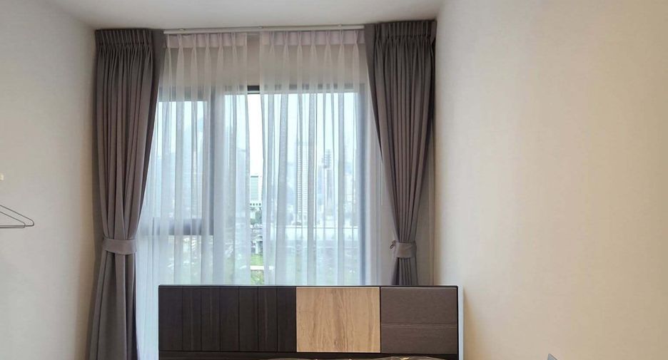 For rent 2 bedrooms condo in Huai Khwang, Bangkok