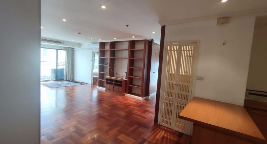 À louer 2 chambres condo à Watthana, Bangkok
