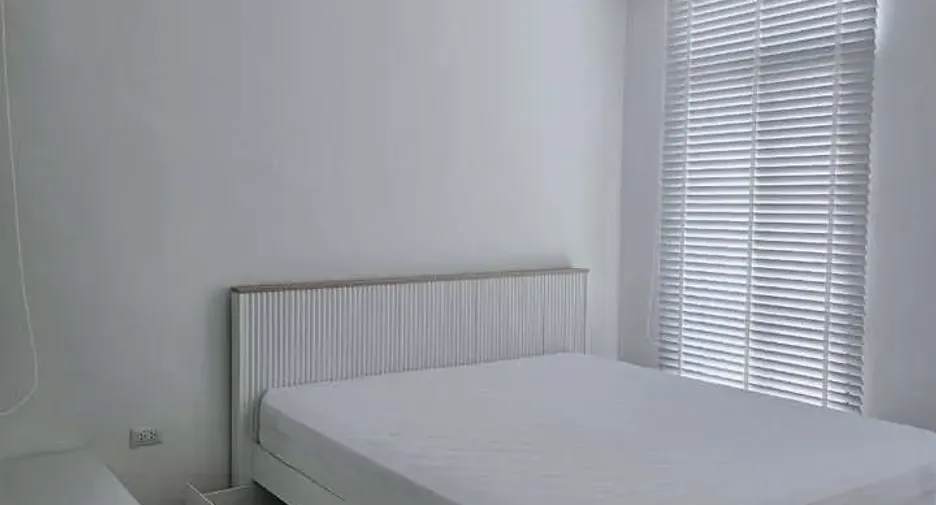 出租 3 卧室 联排别墅 在 Prawet, 曼谷