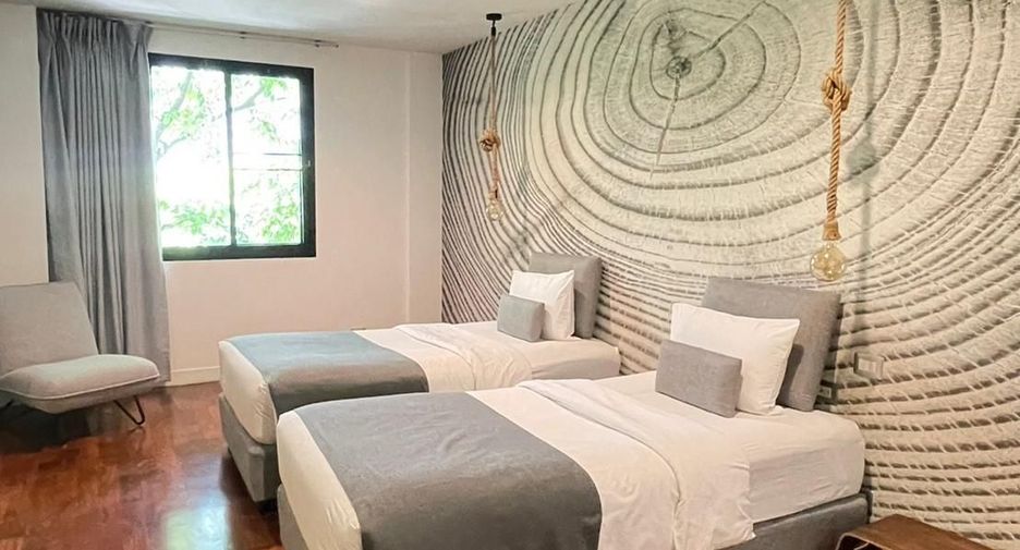 For rent 2 bedrooms condo in Pathum Wan, Bangkok