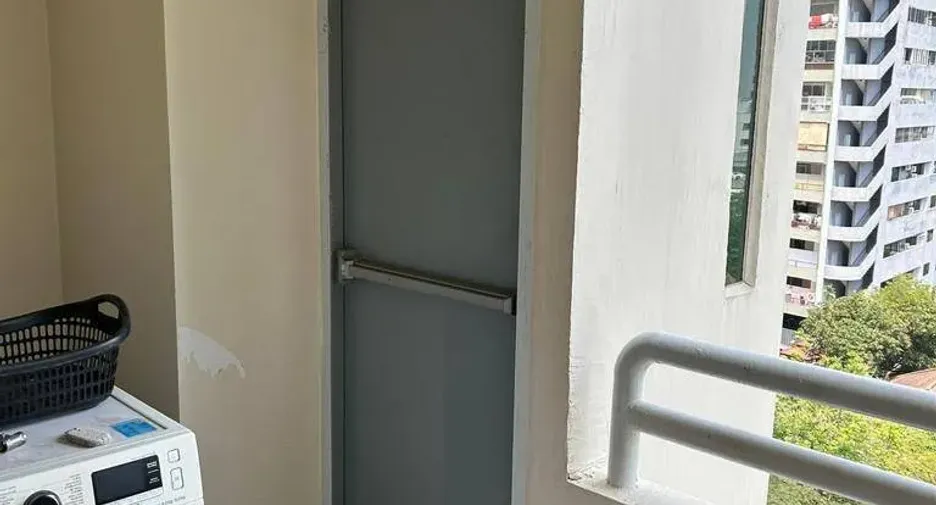 For rent 3 bedrooms condo in Khlong Toei, Bangkok