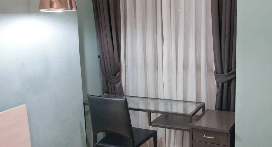Wohnung zur Miete mit 1 Zimmer in Huai Khwang, Bangkok