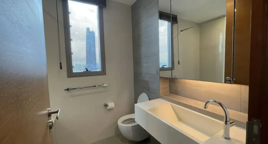 Condo en alquiler de 2 habitaciones en Khlong Toei, Bangkok