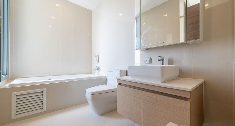 For rent 3 bedrooms condo in Watthana, Bangkok