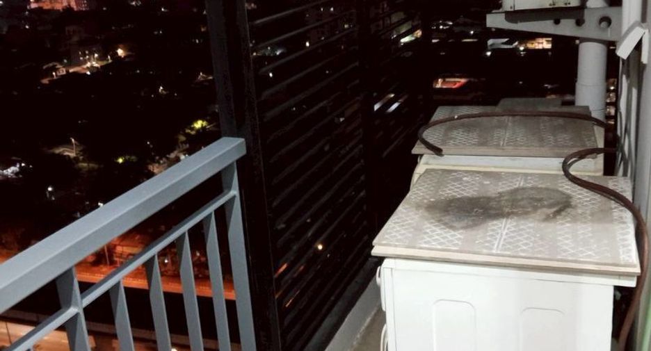 For rent 2 bedrooms condo in Thon Buri, Bangkok