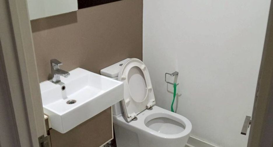 For rent 2 bedrooms condo in Thon Buri, Bangkok