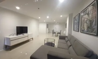 For rent 3 bedrooms condo in Khlong Toei, Bangkok