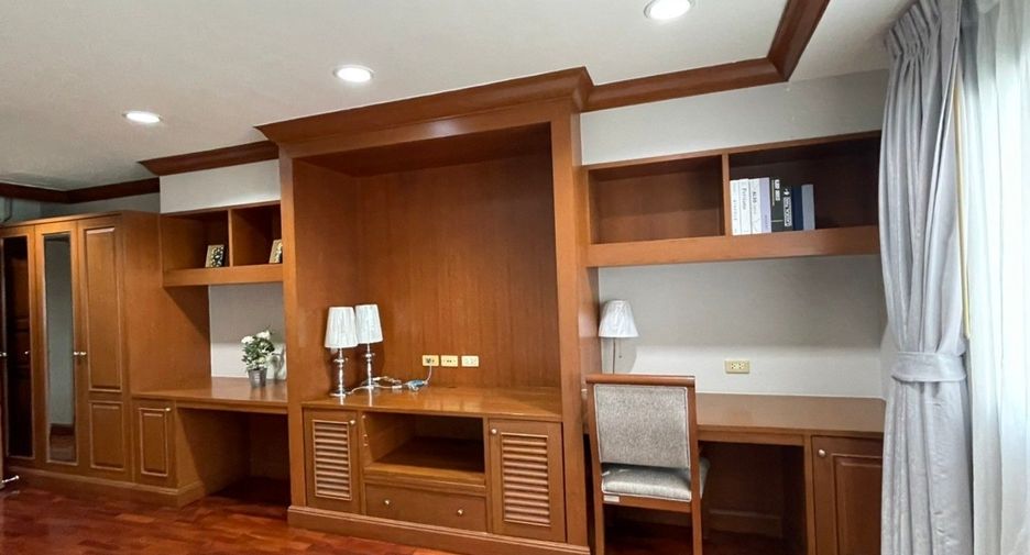 Wohnung zur Miete mit 3 Zimmer in Watthana, Bangkok