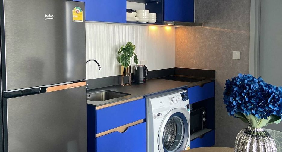 For rent 2 bedrooms condo in Watthana, Bangkok