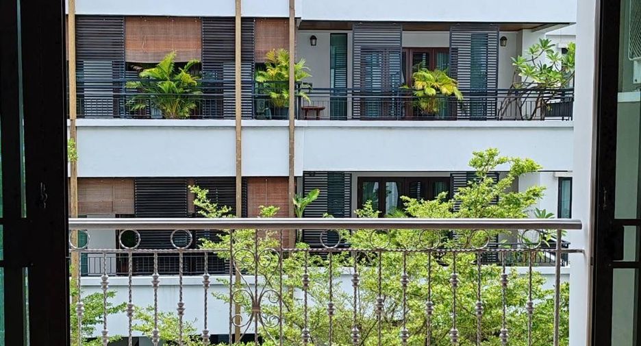 For rent 2 bedrooms condo in Khlong Toei, Bangkok