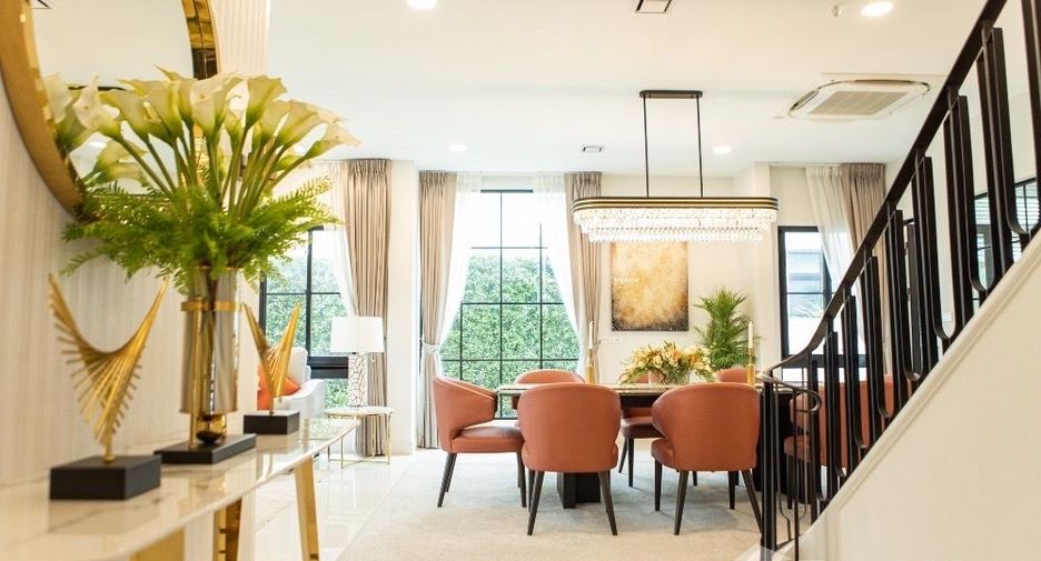 For rent 4 bedrooms house in Saphan Sung, Bangkok