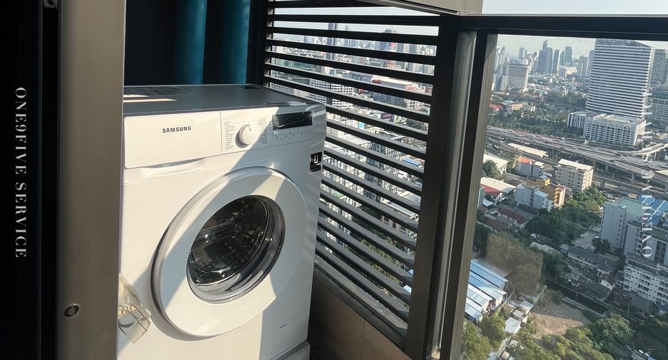 For rent 1 bed condo in Huai Khwang, Bangkok